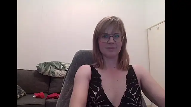 Snapshot of SavannaGirly chatting on October 3, 11:01 am SavannaGirly online show from October 3, 11:01 am