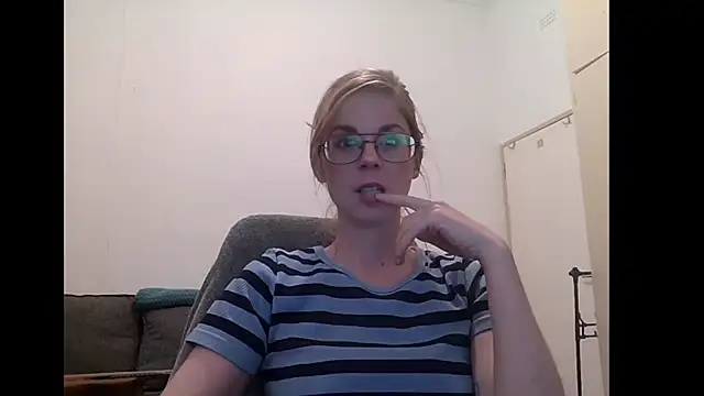 Snapshot of SavannaGirly chatting on September 17, 6:59 am SavannaGirly online show from September 17, 6:59 am