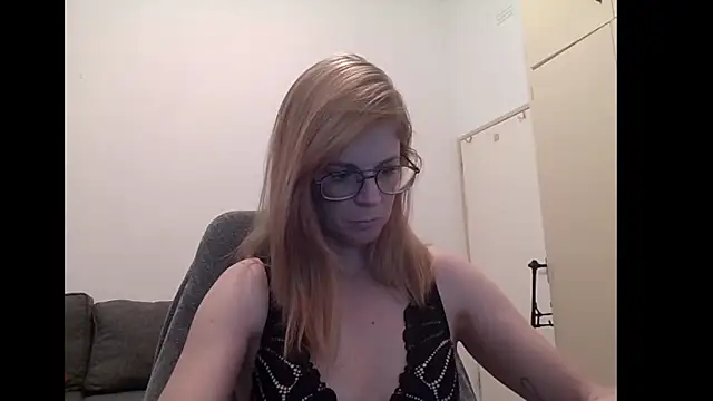 Snapshot of SavannaGirly chatting on September 24, 6:53 am SavannaGirly online show from September 24, 6:53 am
