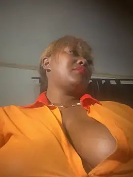 Snapshot of Cardiebae89 chatting on July 15, 11:23 pm Cardiebae89 online show from July 15, 11:23 pm