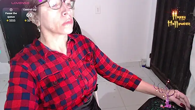 Chayla Ruiz online show from November 5, 10:29 am