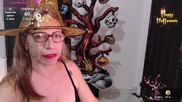 Chayla Ruiz online show from October 31, 11:07 am