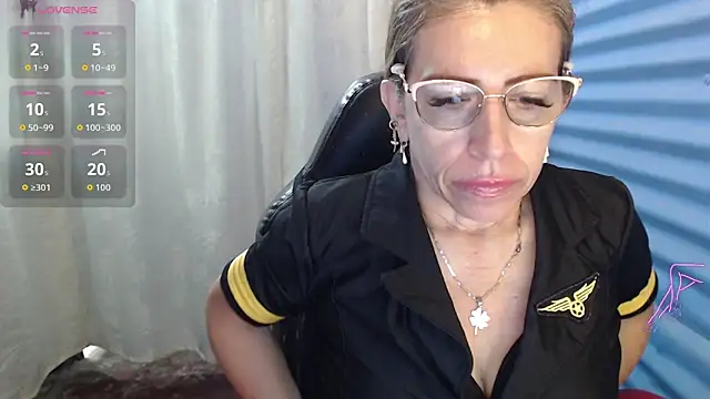 Snapshot of Chayla_Ruiz chatting on June 4, 2:11 pm Chayla Ruiz online show from June 4, 2:11 pm