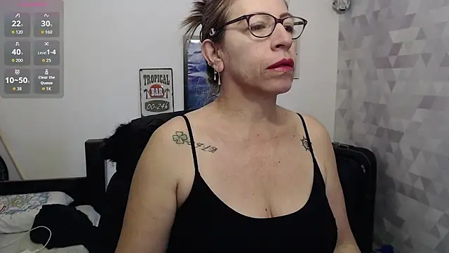 Snapshot of Chayla_Ruiz chatting on September 22, 12:00 pm Chayla Ruiz online show from September 22, 12:00 pm