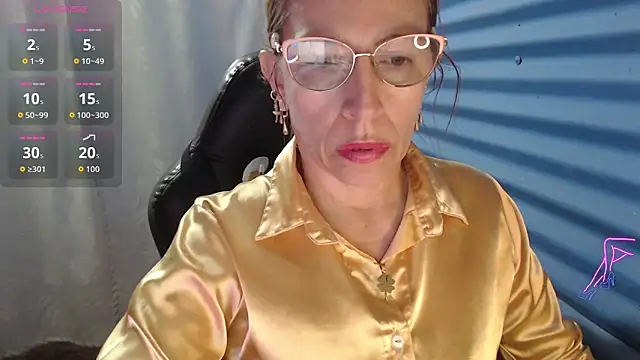 Chayla Ruiz online show from May 13, 12:45 pm