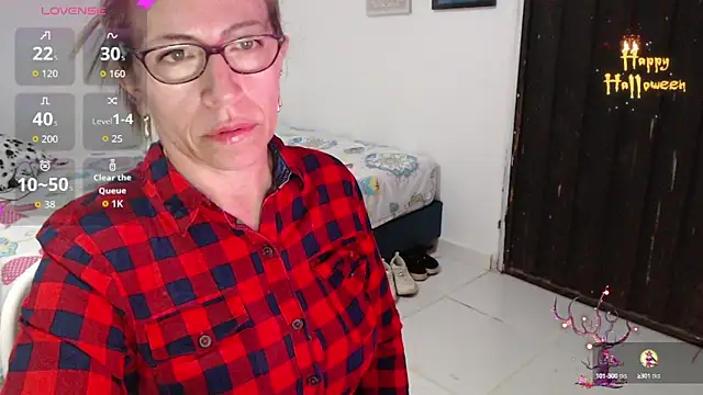 Snapshot of Chayla_Ruiz chatting on October 15, 9:17 am Chayla Ruiz online show from October 15, 9:17 am