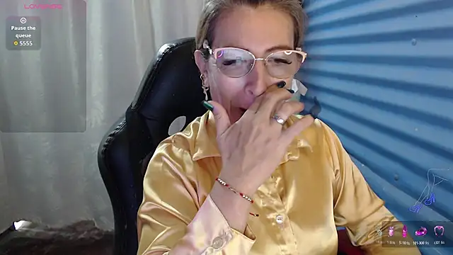 Snapshot of Chayla_Ruiz chatting on June 3, 2:33 pm Chayla Ruiz online show from June 3, 2:33 pm