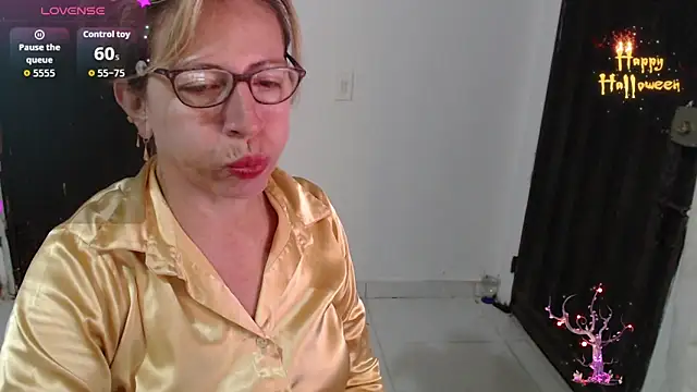 Chayla Ruiz online show from November 9, 10:08 am