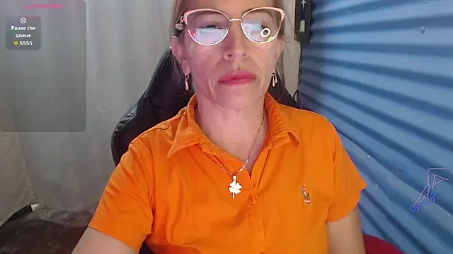 Snapshot of Chayla_Ruiz chatting on June 15, 2:50 pm Chayla Ruiz online show from June 15, 2:50 pm