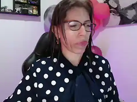 Snapshot of Chayla_Ruiz chatting on February 25, 10:31 pm Chayla Ruiz online show from February 25, 10:31 pm