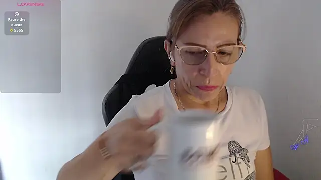 Snapshot of Chayla_Ruiz chatting on July 4, 2:54 pm Chayla Ruiz online show from July 4, 2:54 pm