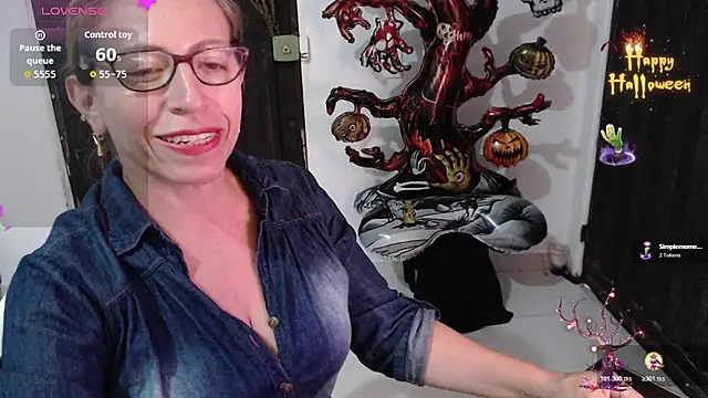 Chayla Ruiz online show from October 30, 9:44 pm