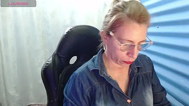 Chayla Ruiz online show from March 26, 10:46 am