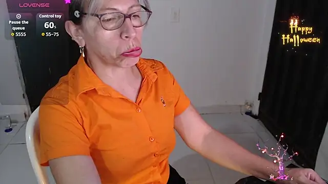 Chayla Ruiz online show from November 15, 11:09 pm