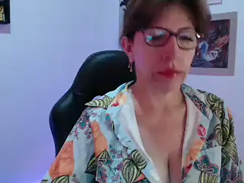 Snapshot of Chayla_Ruiz chatting on February 13, 12:00 pm Chayla Ruiz online show from February 13, 12:00 pm