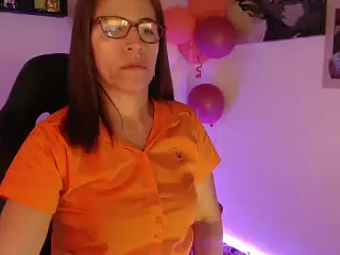 Snapshot of Chayla_Ruiz chatting on March 8, 4:50 pm Chayla Ruiz online show from March 8, 4:50 pm