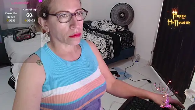 Chayla Ruiz online show from October 20, 7:58 pm