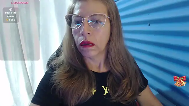 Chayla Ruiz online show from April 15, 6:56 pm