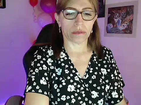 Snapshot of Chayla_Ruiz chatting on February 21, 1:44 pm Chayla Ruiz online show from February 21, 1:44 pm
