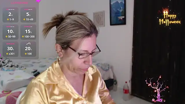 Snapshot of Chayla_Ruiz chatting on October 16, 10:01 am Chayla Ruiz online show from October 16, 10:01 am