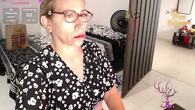 Snapshot of Chayla_Ruiz chatting on October 18, 7:38 pm Chayla Ruiz online show from October 18, 7:38 pm