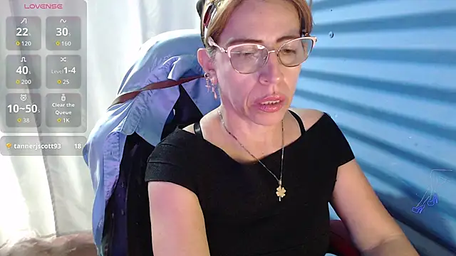 Chayla Ruiz online show from May 17, 8:53 pm