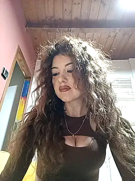 Snapshot of CurlyElisa chatting on February 15, 8:30 pm CurlyElisa online show from February 15, 8:30 pm