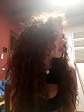 CurlyElisa online show from April 12, 9:40 pm