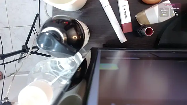 Wanda Milf online show from November 14, 9:18 pm