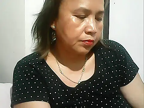 Snapshot of Lhadycarolyn chatting on October 2, 1:53 am Lhadycarolyn online show from October 2, 1:53 am