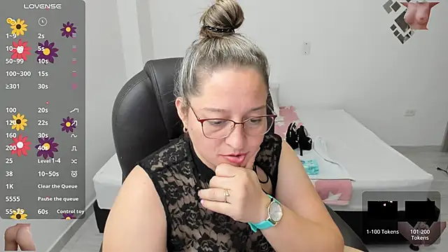 alejandra milf  online show from March 12, 10:39 pm