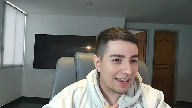 Jhoan saenz online show from November 11, 9:09 pm