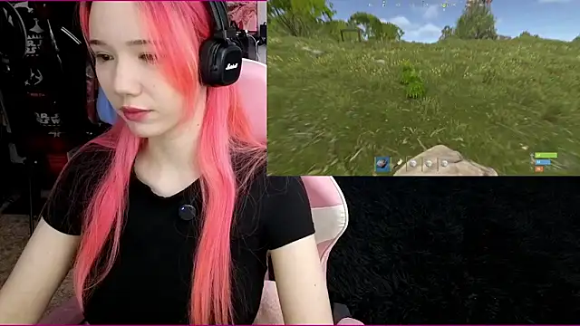 Snapshot of Maya_Viola chatting on December 19, 6:27 am Maya Viola online show from December 19, 6:27 am