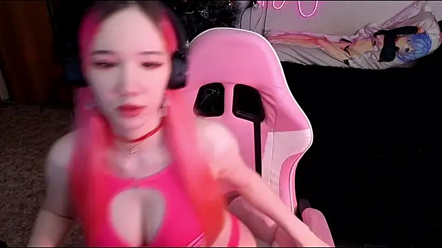 Snapshot of Maya_Viola chatting on January 18, 5:44 am Maya Viola online show from January 18, 5:44 am