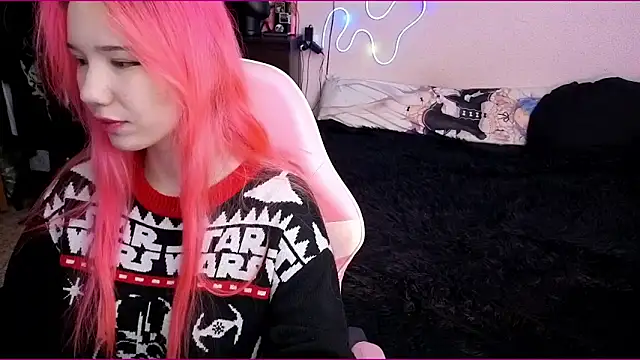 Snapshot of Maya_Viola chatting on December 23, 6:12 am Maya Viola online show from December 23, 6:12 am