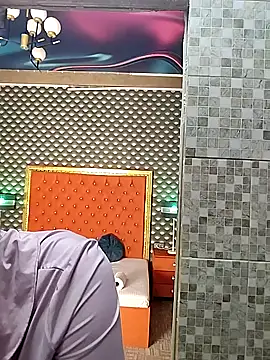 VallerieJones online show from October 19, 12:08 pm