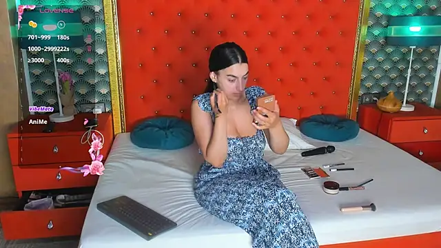 Snapshot of VallerieJones chatting on July 7, 8:34 pm VallerieJones online show from July 7, 8:34 pm