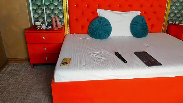 VallerieJones online show from October 24, 7:46 pm