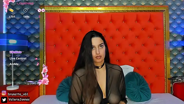 Snapshot of VallerieJones chatting on March 10, 2:28 am VallerieJones online show from March 10, 2:28 am