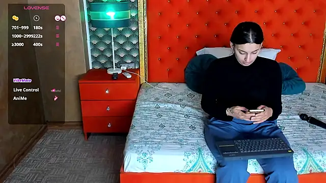 VallerieJones online show from March 22, 12:18 pm