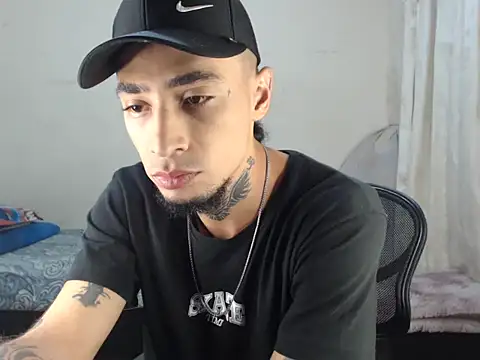 emiliano hottt online show from March 8, 5:38 am