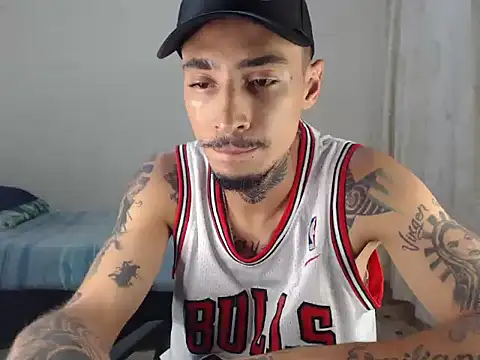 emiliano hottt online show from September 29, 9:09 pm