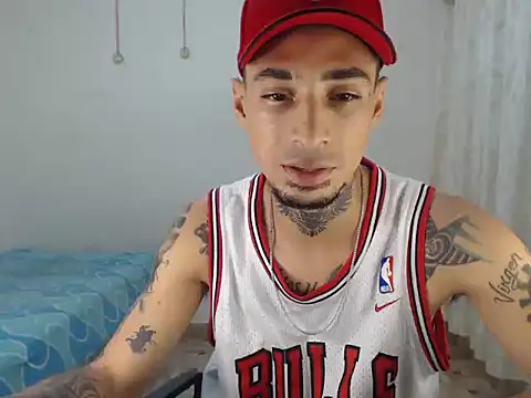 emiliano hottt online show from December 5, 5:17 am