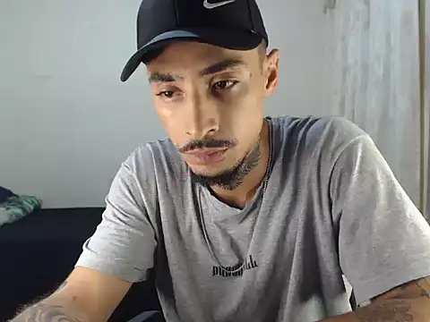 emiliano hottt online show from October 13, 4:03 am