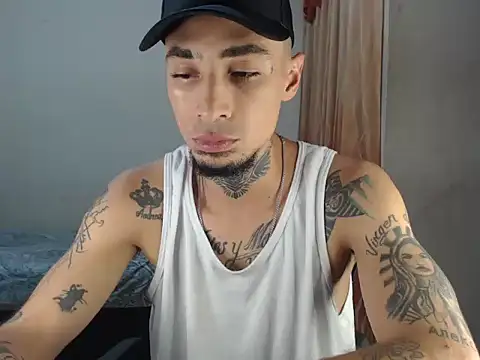 emiliano hottt online show from December 19, 5:51 am