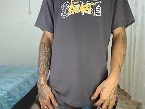 emiliano hottt online show from December 14, 9:31 pm