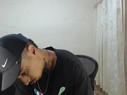 emiliano hottt online show from October 12, 3:57 pm