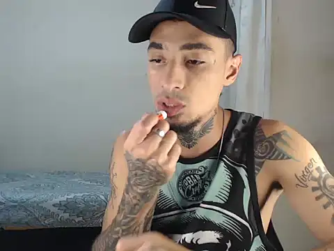 emiliano hottt online show from December 15, 7:53 pm