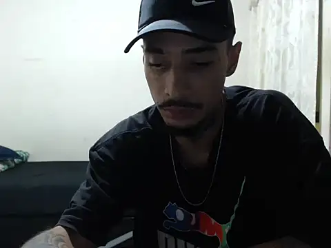 emiliano hottt online show from October 13, 10:10 pm