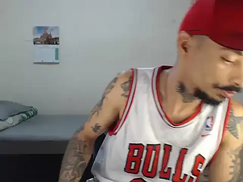 emiliano hottt online show from March 27, 10:11 pm